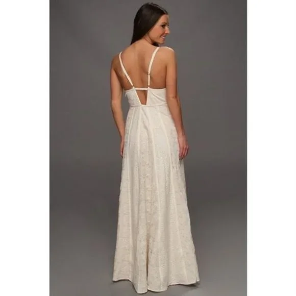 BCBG Lourie Rose Whisper Lace Maxi Dress Size 0 in Ivory - Picture 3 of 6